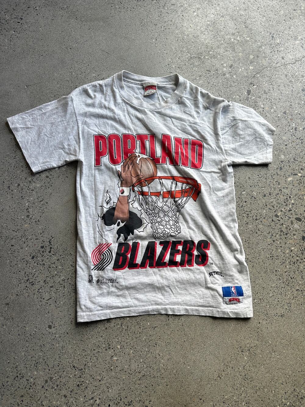 Vintage Nutmeg Mills Medium 90s Portland Trail Blazers NBA T-Shirt Made in USA
